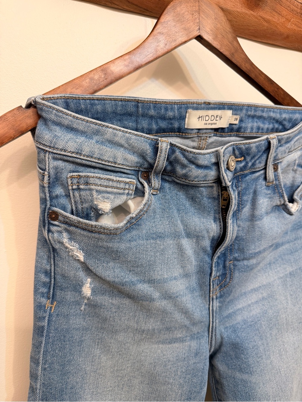 Hidden Jeans Light Blue Straight-Leg Crop Jeans - Women - Picture 3 of 13